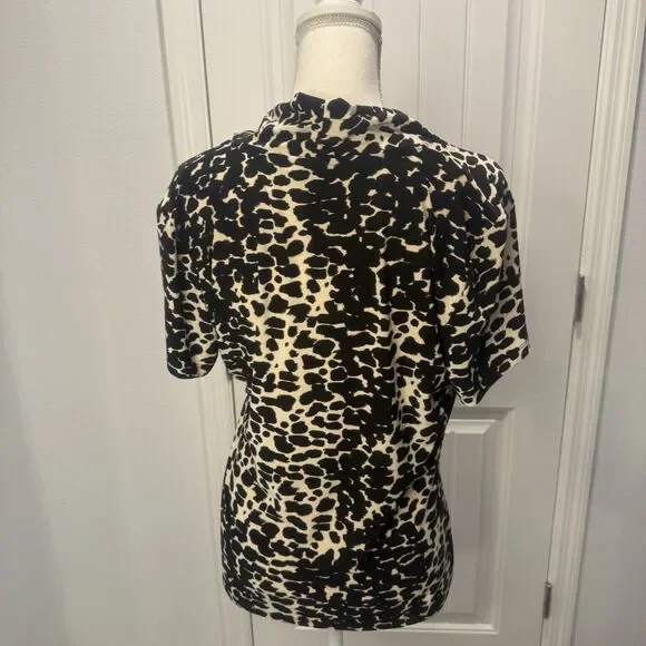 DKNY Shirt Women’s L Black Leopard Short Sleeve Wrap Top Blouse Ladies NWT - Picture 6 of 13